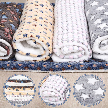 Premium Thermal Fleece Pet Blanket for Cats and Dogs - Soft and Cozy Bed Mat