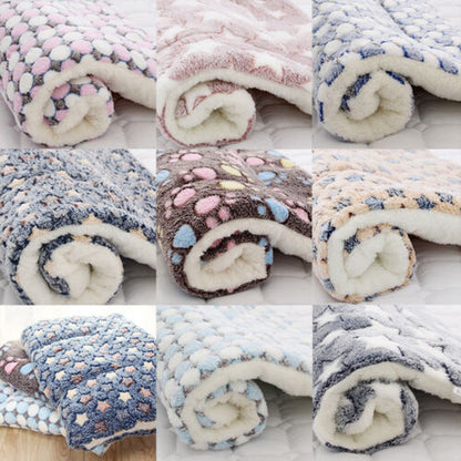 Premium Thermal Fleece Pet Blanket for Cats and Dogs - Soft and Cozy Bed Mat