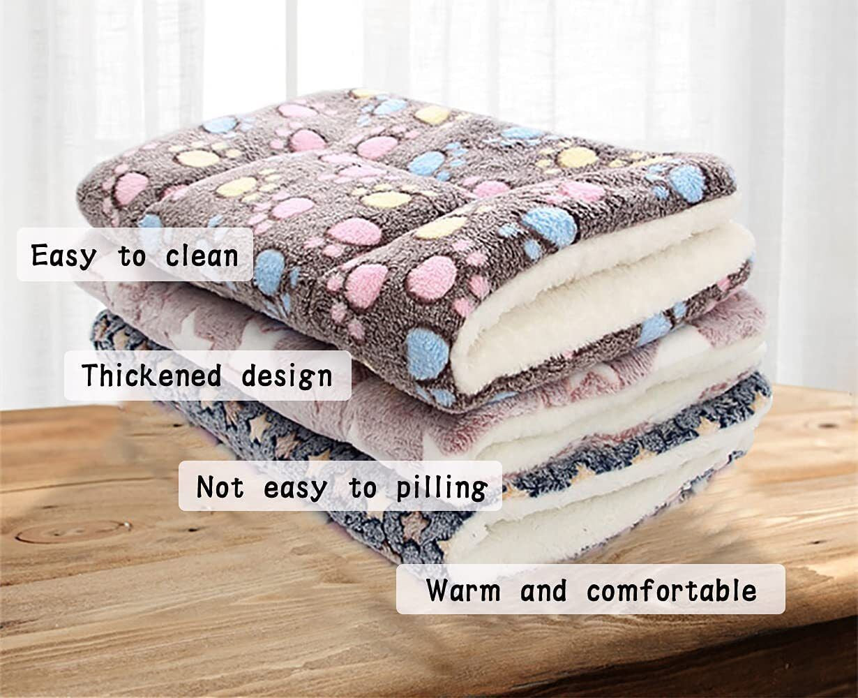 Premium Thermal Fleece Pet Blanket for Cats and Dogs - Soft and Cozy Bed Mat