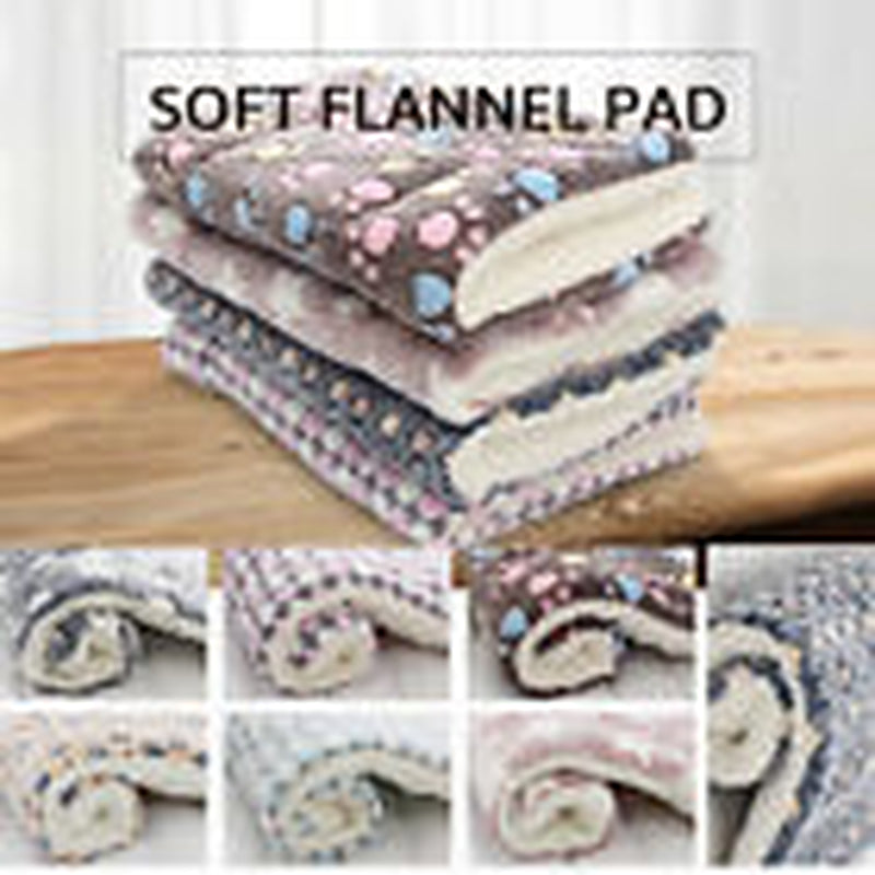 Premium Thermal Fleece Pet Blanket for Cats and Dogs - Soft and Cozy Bed Mat