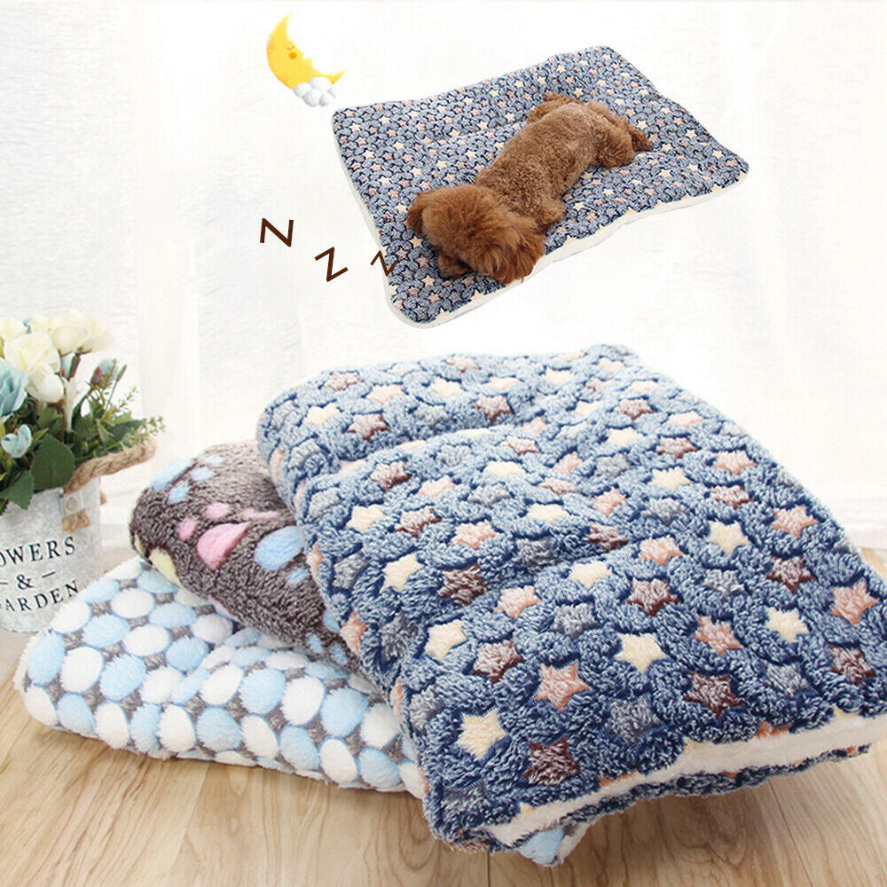 Premium Thermal Fleece Pet Blanket for Cats and Dogs - Soft and Cozy Bed Mat