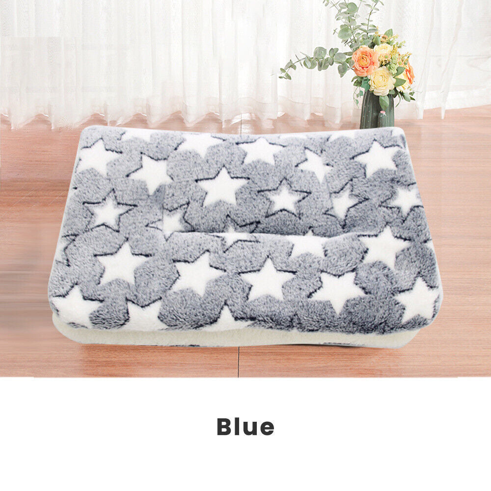 Premium Thermal Fleece Pet Blanket for Cats and Dogs - Soft and Cozy Bed Mat