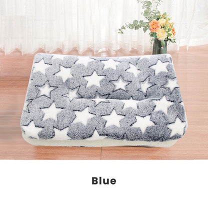 Premium Thermal Fleece Pet Blanket for Cats and Dogs - Soft and Cozy Bed Mat